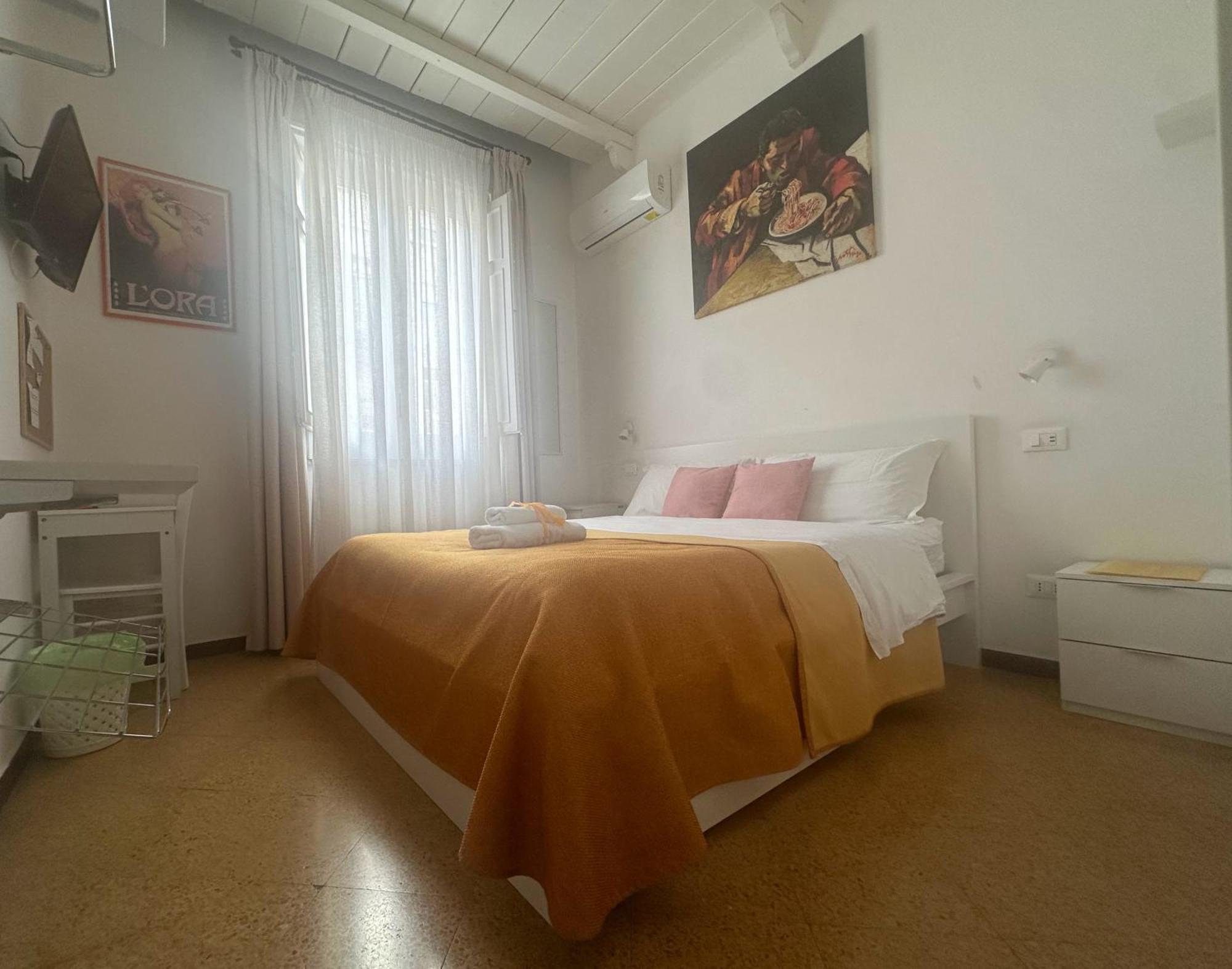Yooroom, Palermo